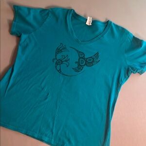 Teal Hummingbird Graphic V-Neck T-Shirt